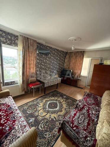 Satılır 2 otaqlı köhnə tikili 40 m², Qaraçuxur q., photo 1 from 8