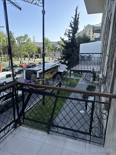 Продается 4-комн. вторичка 130 м², м. Ичеришехер, photo 17 from 22