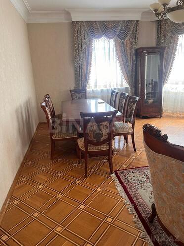 Сдаётся 3-комн. новостройка 170 м², Насиминский  р., photo 1 from 10