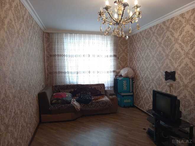 Продается 2-комн. вторичка 65 м², м. Кара Караев, photo 3 from 19
