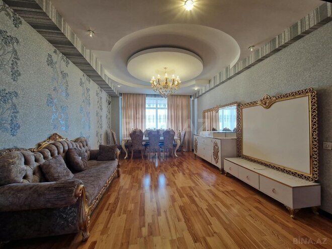 Продается 3-комн. новостройка 140 м², м. Нефтчиляр, photo 1 from 18