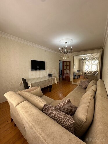 Продается 2-комн. вторичка 60 м², м. Ази Асланов, photo 1 from 13