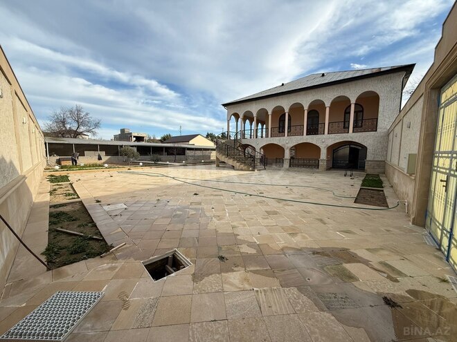 Satılır 7 otaqlı həyət evi/bağ evi 1 600 m², Şüvəlan q., photo 1 from 10