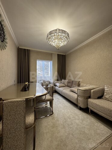 Продается 2-комн. вторичка 65 м², м. Иншаатчылар, photo 1 from 18
