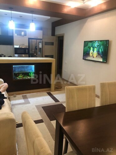 Сдается 3-комн. новостройка 80 м², м. Иншаатчылар, photo 1 from 12