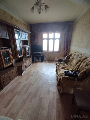 Продается 3-комн. вторичка 80 м², м. Иншаатчылар, photo 1 from 13