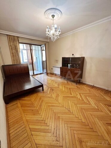 Satılır 3 otaqlı köhnə tikili 75 m², Nizami m., photo 8 from 12