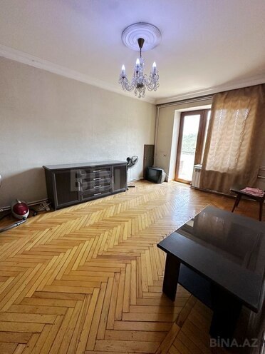 Satılır 3 otaqlı köhnə tikili 75 m², Nizami m., photo 3 from 12