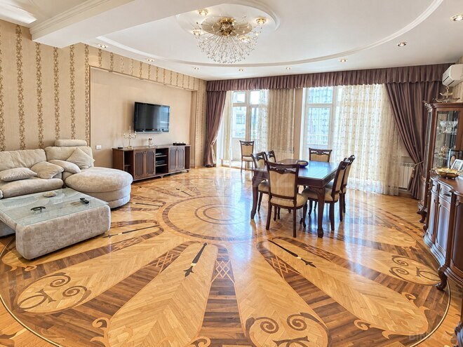 Satılır 3 otaqlı yeni tikili 170 m², 28 May m., photo 1 from 11
