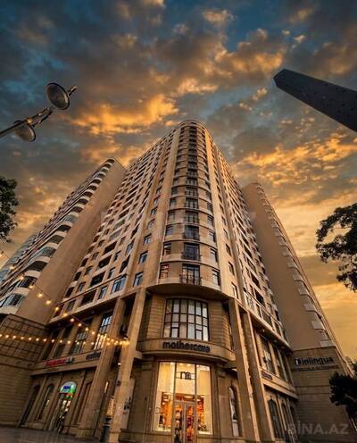 Продаётся 2-комн. новостройка 106 м², м. Элмляр Академиясы, photo 1 from 9