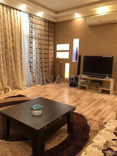 Продаётся 2-комн. вторичка 60 м², м. Ичеришехер, photo 1 from 21