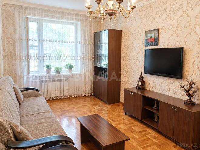 Satılır 3 otaqlı köhnə tikili 72 m², Əhmədli m., photo 1 from 9