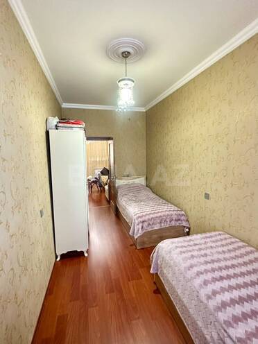 Продается 2-комн. вторичка 61 м², м. Кара Караев, photo 4 from 12