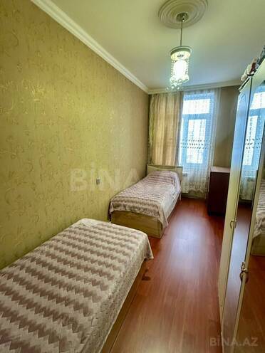 Продается 2-комн. вторичка 61 м², м. Кара Караев, photo 5 from 12