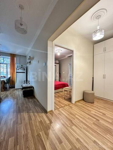 Satılır 2 otaqlı köhnə tikili 60 m², Xalqlar Dostluğu m., photo 8 from 12