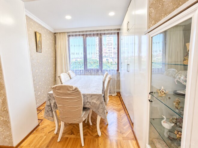 Продаётся 4-комн. вторичка 100 м², м. Низами, photo 4 from 30