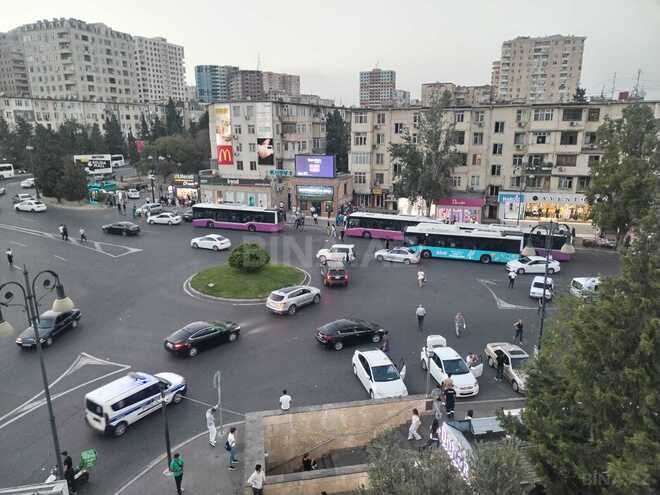 Satılır 3 otaqlı köhnə tikili 70 m², Memar Əcəmi m., photo 1 from 11