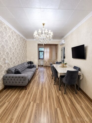 Satılır 2 otaqlı köhnə tikili 56 m², Memar Əcəmi m., photo 1 from 10