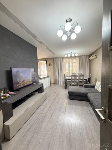 Продается 3-комн. вторичка 85 м², Бинагадинский р., photo 1 from 32