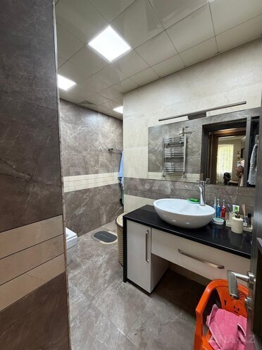 Продается 3-комн. вторичка 85 м², Бинагадинский р., photo 25 from 32