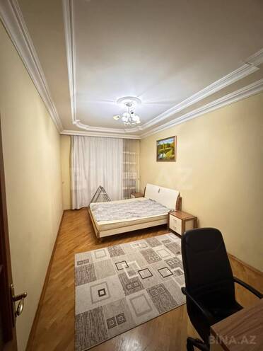 Сдается 3-комн. вторичка 140 м², м. Низами, photo 6 from 17