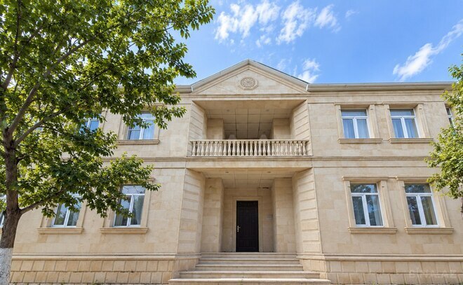 Satılır 8 otaqlı həyət evi/bağ evi 280 m², Badamdar q., photo 1 from 10