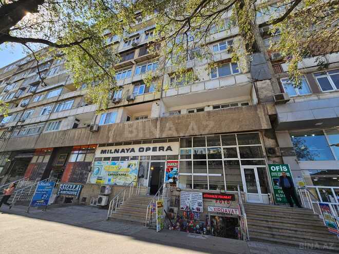 Продаётся 3-комн. вторичка 70 м², м. Иншаатчылар, photo 1 from 18