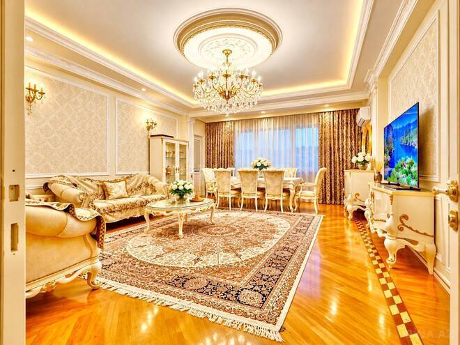 Продается 3-комн. новостройка 152 м², м. Кара Караев, photo 1 from 21