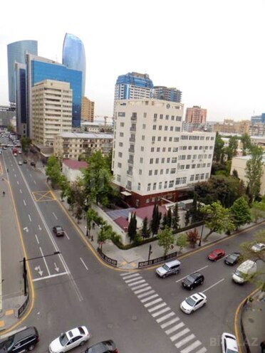 İcarəyə verilir 4 otaqlı yeni tikili 200 m², 28 May m., photo 16 from 23