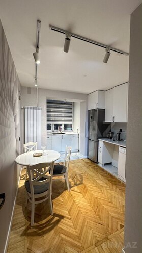 Satılır 3 otaqlı köhnə tikili 75 m², İnşaatçılar m., photo 3 from 19