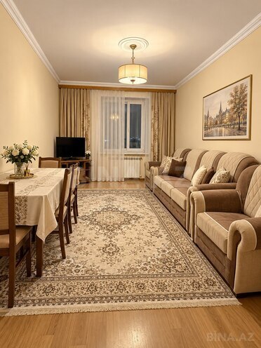 Satılır 2 otaqlı köhnə tikili 60 m², İnşaatçılar m., photo 1 from 10