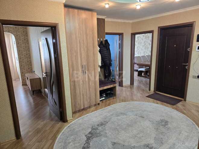 Продается 4-комн. вторичка 100 м², Хатаинский р., photo 1 from 16