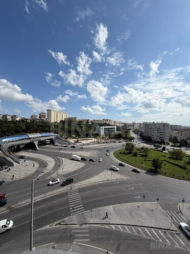 Продаётся 2-комн. новостройка 65 м², м. Ази Асланов, photo 1 from 10