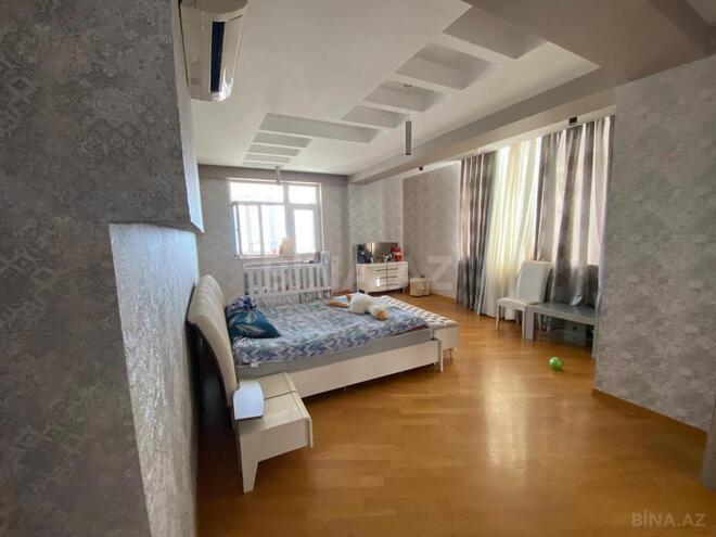 Продаётся 3-комн. новостройка 130 м², м. Кара Караев, photo 1 from 18