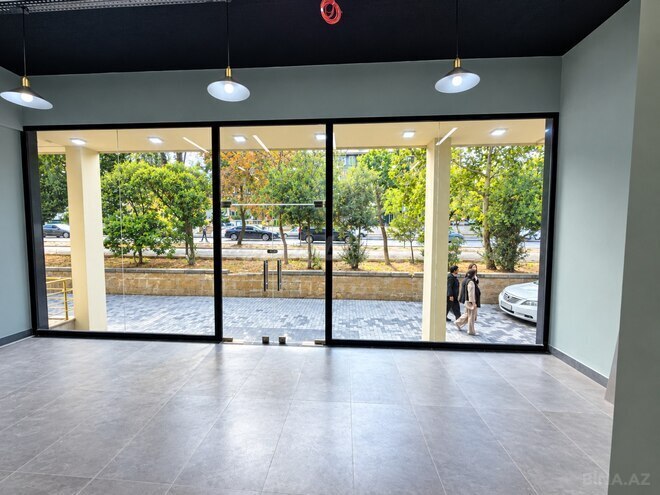 İcarəyə verilir  obyekt 130 m², İnşaatçılar m., photo 1 from 6