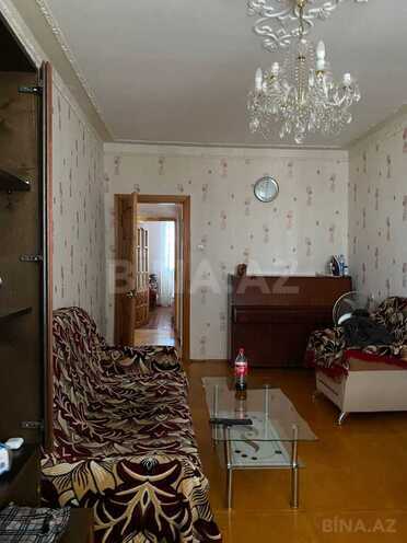 Продается 3-комн. вторичка 65 м², м. Ази Асланов, photo 1 from 16