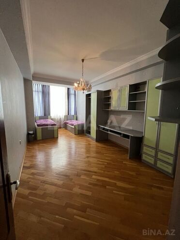 Сдаётся 3-комн. новостройка 150 м², м. 8 ноября, photo 3 from 13