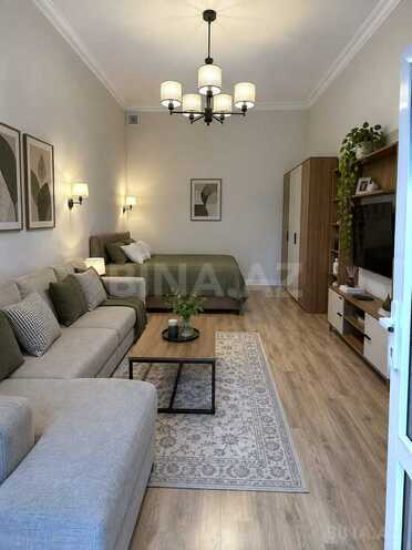 Satılır 2 otaqlı köhnə tikili 65 m², Sahil m., photo 1 from 7