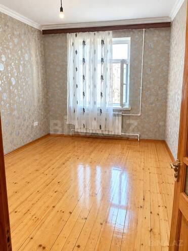 Продаётся 3-комн. вторичка 72 м², м. Ази Асланов, photo 3 from 6