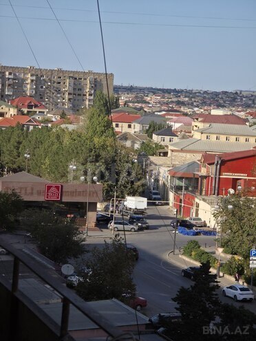 Satılır 4 otaqlı köhnə tikili 100 m², Qaraçuxur q., photo 1 from 28