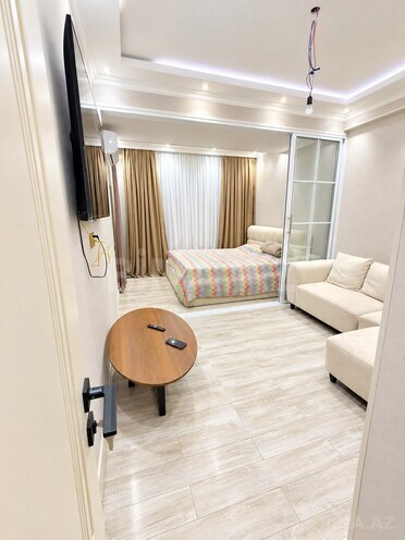 Продается 2-комн. новостройка 51 м², м. Нефтчиляр, photo 1 from 16