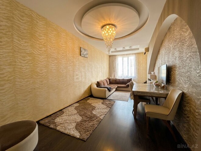 Продаётся 2-комн. новостройка 70 м², пос. Бадамдар, photo 1 from 8