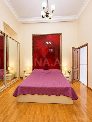 Satılır 5 otaqlı köhnə tikili 250 m², Sahil m., photo 6 from 18