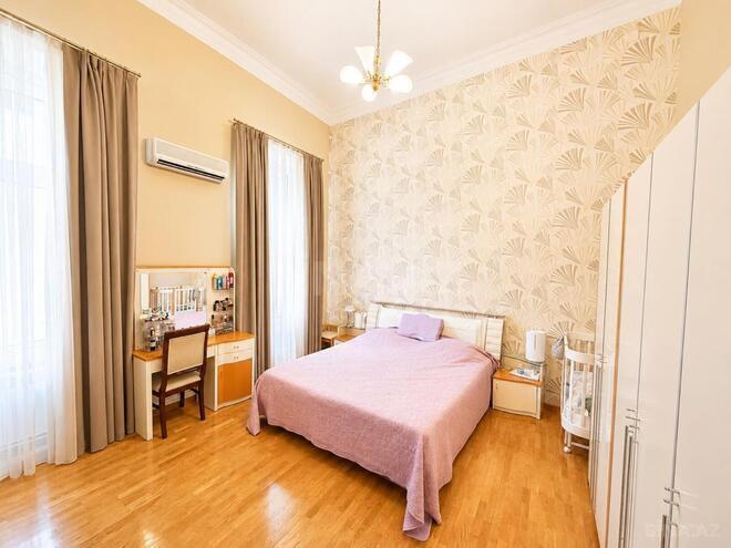 Satılır 5 otaqlı köhnə tikili 250 m², Sahil m., photo 7 from 18