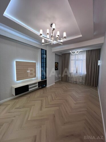 Продаётся 3-комн. новостройка 105 м², м. Кара Караев, photo 1 from 14