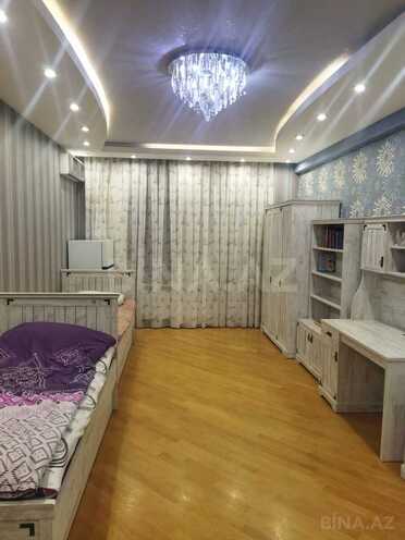 Продаётся 4-комн. вторичка 181 м², photo 15 from 32