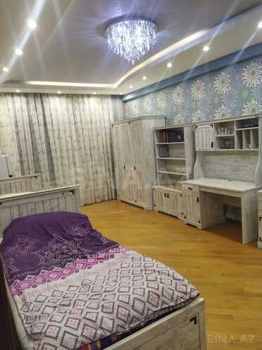 Продаётся 4-комн. вторичка 181 м², photo 4 from 32