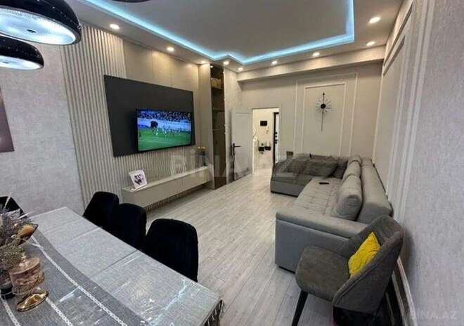 Satılır 2 otaqlı yeni tikili 74 m², İnşaatçılar m., photo 1 from 9