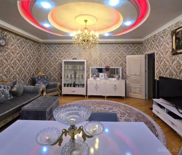 Satılır 4 otaqlı köhnə tikili 131 m², photo 1 from 16