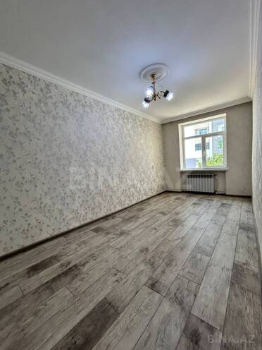 Satılır 2 otaqlı köhnə tikili 65 m², Qara Qarayev m., photo 3 from 17